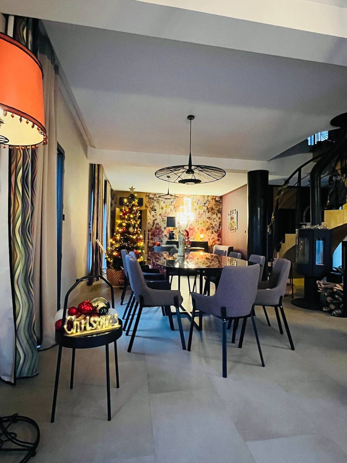 Ganze Wohnung, Appartement 'Villa – Luxus-Ferienwohnung Balazuc' mit privatem Pool, Wlan & Klimaanlage in Balazuc, Ardèche