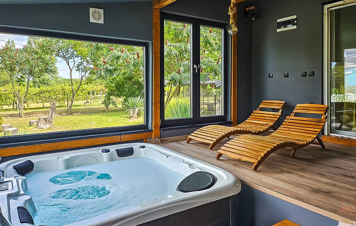 Ferienhaus für 6 Personen mit Terrasse in Osijek-Baranja