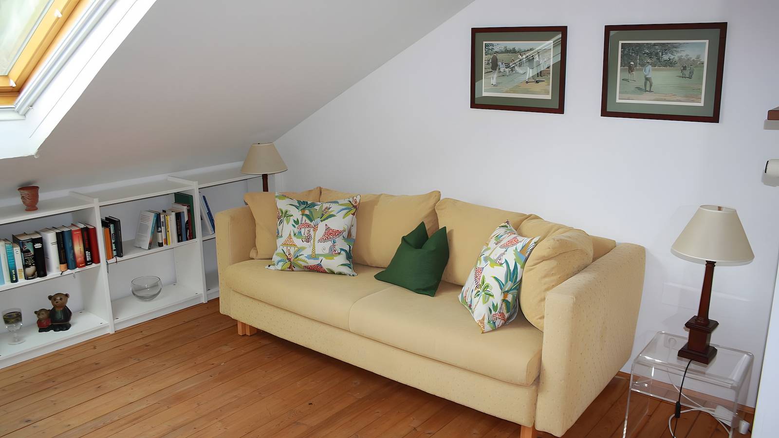 Geheel appartement, Zeer rustig, idyllisch, balkon met bergzicht, gemeenschappelijke tuin in Gstadt am Chiemsee, Chiemsee