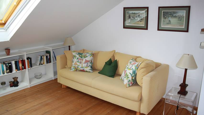 Ganze Wohnung, Sehr ruhig, idyllisch, Balkon mit Bergblick, Gemeinschaftsgarten in Gstadt am Chiemsee, Chiemsee