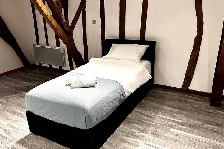 Gîte pour 8 personnes, avec piscine à Roumagne - 4