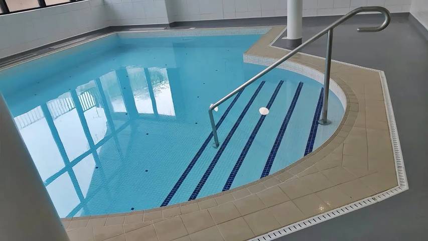 Holiday apartment for 6 people, with garden and pool in the United Kingdom