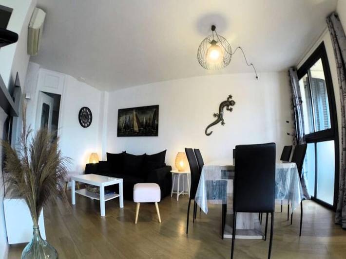 Gîte pour 6 personnes, avec piscine et terrasse, adapté aux familles dans Port Cogolin - 4