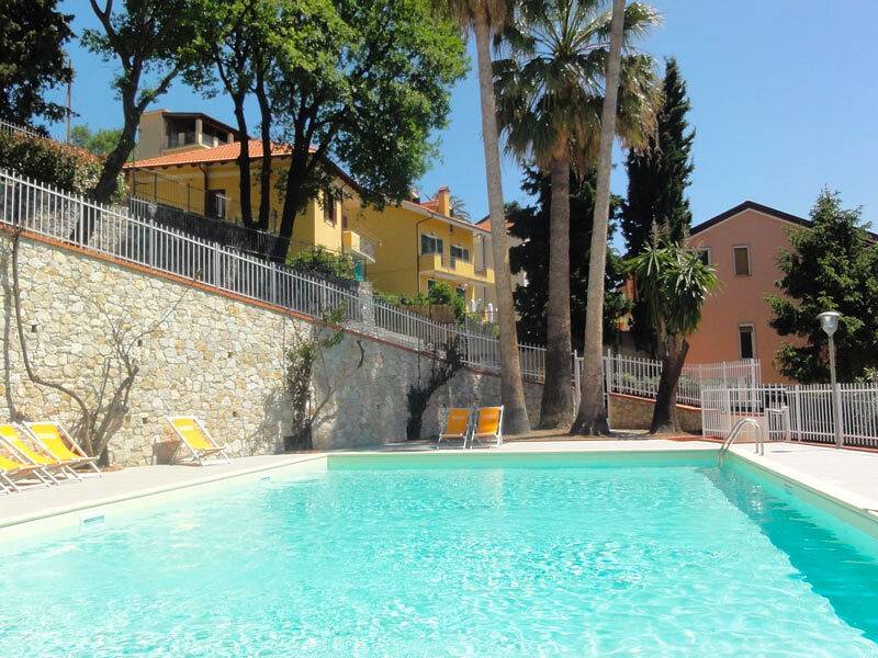 Apartamento entero, Dei Fiori Comfort 5 pax in Pietra Ligure, Pietra Ligure Municipio