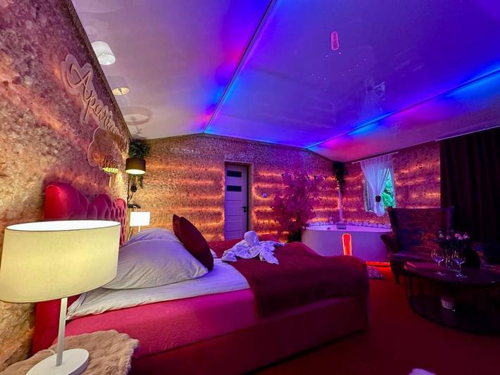 Apartament wakacyjny dla 3 osób, z sauna i basen oraz jacuzzi i ogród w Rzeszów