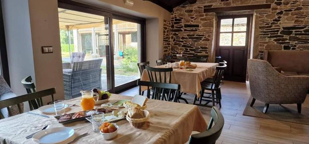 Gîte pour 12 personnes, avec vue et jardin, animaux acceptés à Guitiriz - 3