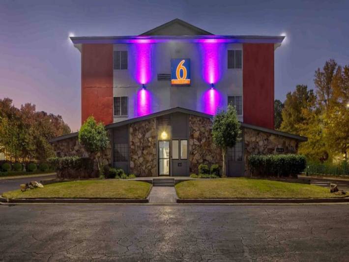 Apartamento entero, 1 cama tamaño queen | Nsmk, cocina in Little Rock, Arkansas
