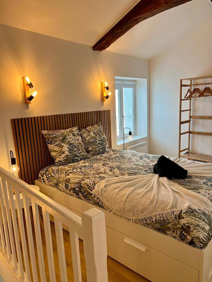 Appartement entier, One-Bedroom Apartment in Bourg-en-Bresse, Région de Bourg-en-Bresse