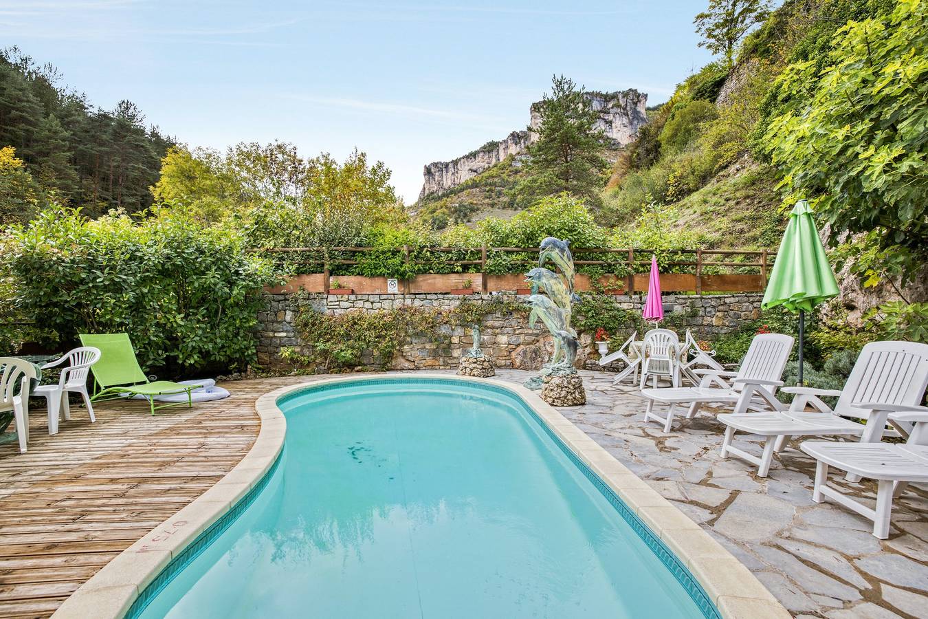 Spacious villa in Saint-Pierre-des-Tripiers with private pool in Saint-Pierre-des-Tripiers, Cévennes