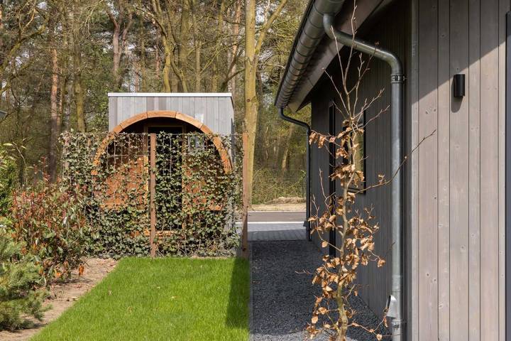 Vakantiepark Latour — Ecovilla Waterzicht Comfort met Sauna & Buitendouche | 6 personen in Oirschot, Nordbrabant