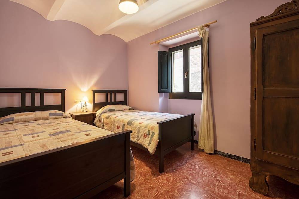 Rural house \"Can Cirera\" in Serinyà, Pla de l'Estany