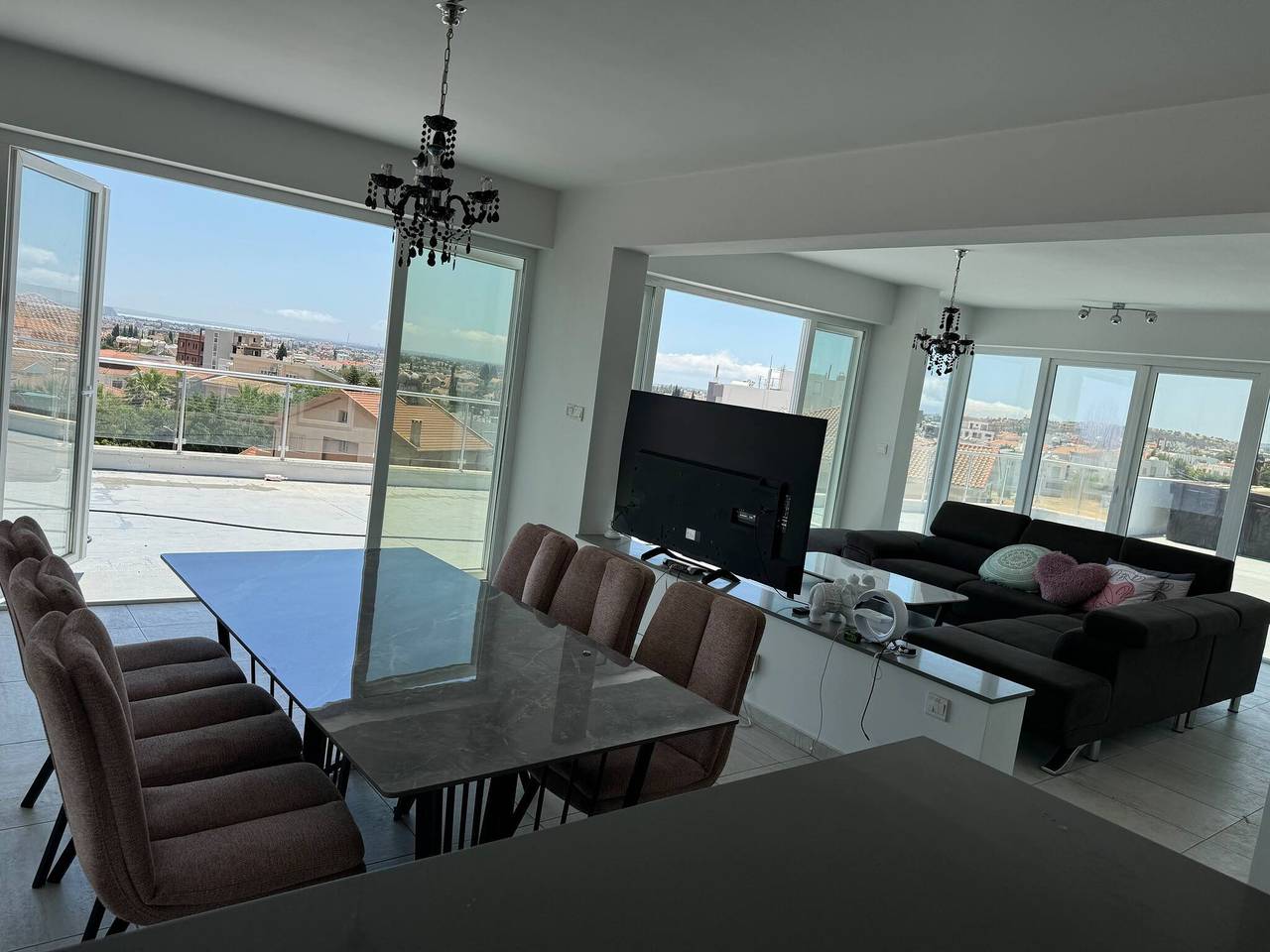 Appartement entier, Penthouse avec vue magnifique et jacuzzi in Limassol, Chypre du Sud
