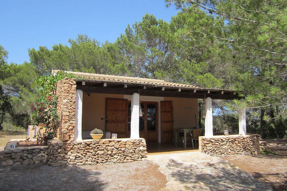 Haus mit Pool in Cap de Barbaria, um die Ruhe der Insel zu genießen! in Formentera, Balearen