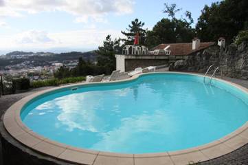 Chambre d’hôte pour 6 personnes, avec piscine ainsi que terrasse et jardin à Braga