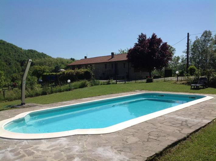 Privatzimmer für 2 Personen, mit Terrasse und Garten sowie Pool