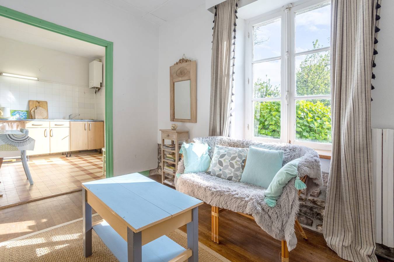 Petite Maison Plage 5min En Voiture avec Terrasse Privée et Jardin Privé in Plobannalec-Lesconil, Côte de Cornouaille