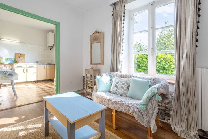 Petite Maison Plage 5min En Voiture avec Terrasse Privée et Jardin Privé in Plobannalec-Lesconil, Côte de Cornouaille