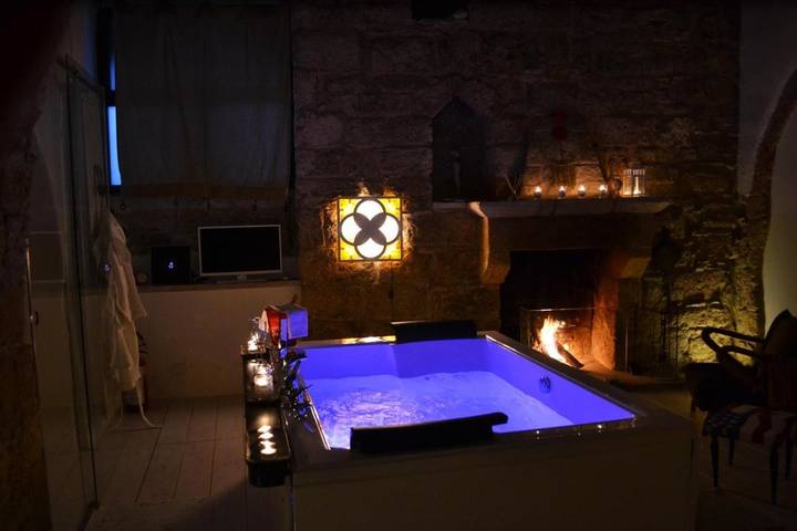 Casa vacanza per 2 persone, con idromassaggio in Gioia del Colle