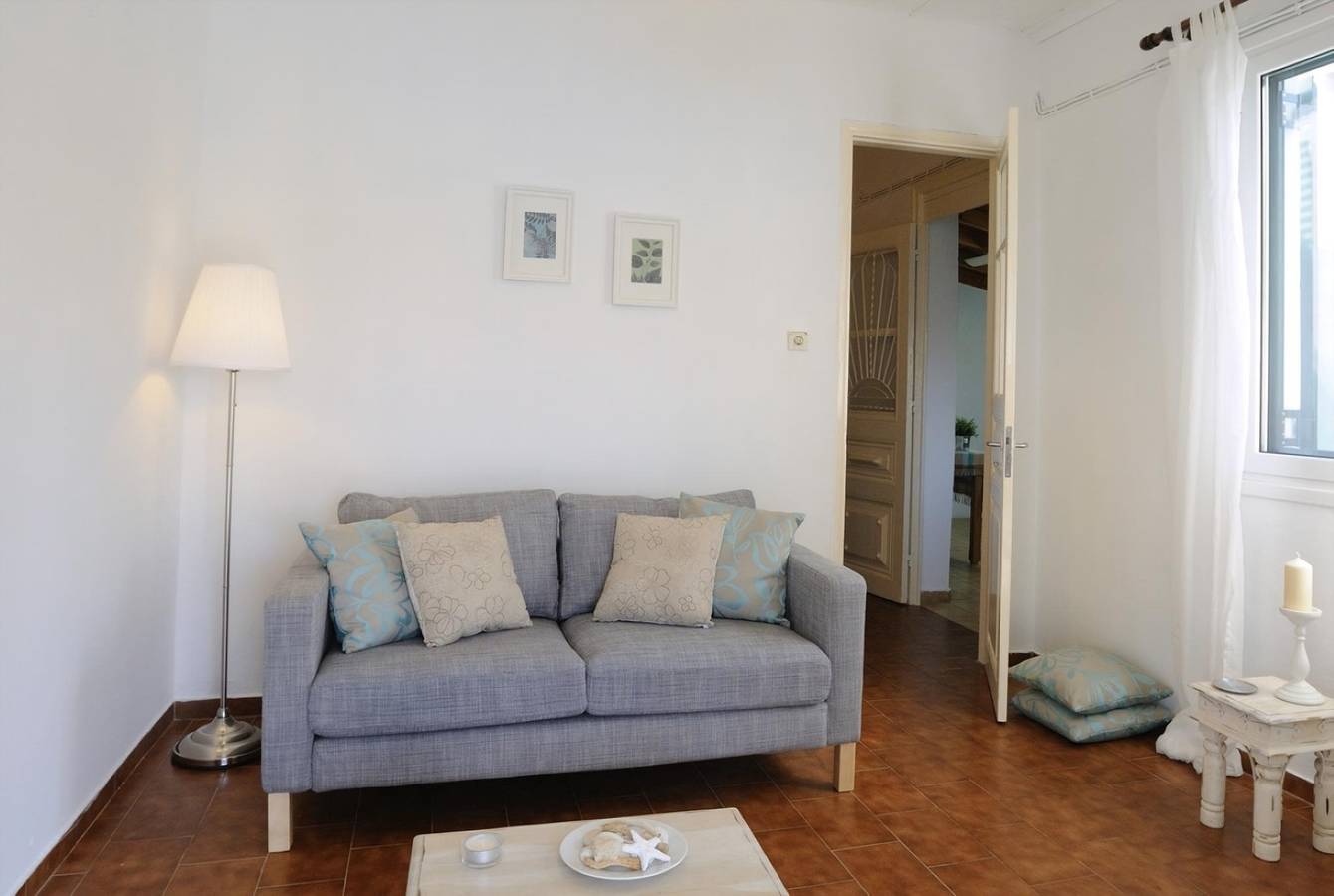Seafront Cottage with Sea Views just Steps from the Water near Fiskardo in Fiskardo, Kefalonia