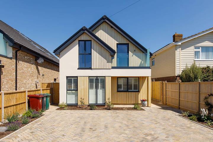 Holiday rental for 10 people, with Hot tub and Garden in West Wittering