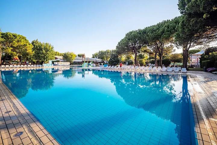 Camping per 4 persone, con Terrazza e Piscina in Veneto