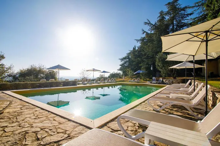 Casa rural para 2 personas, con vistas además de piscina y jardín - 1
