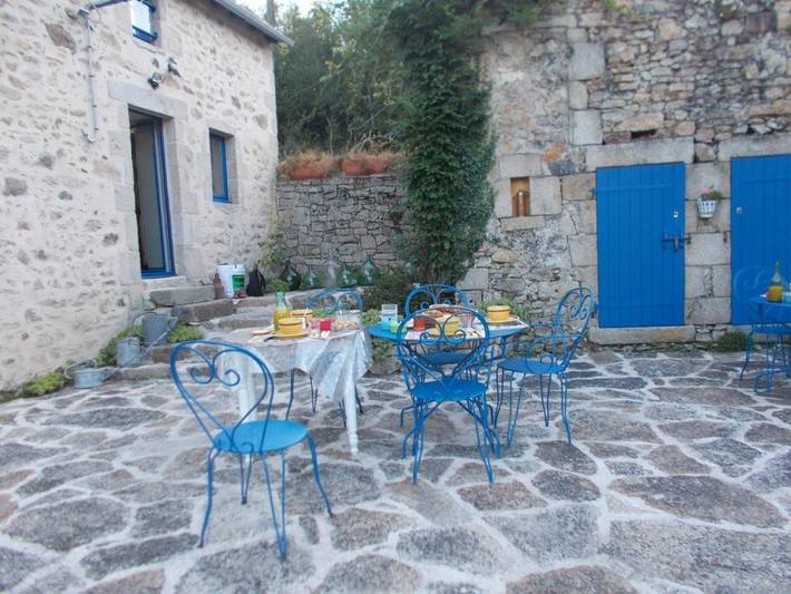 Location de vacances pour 2 personnes, avec vue et jardin à Mauléon - 2