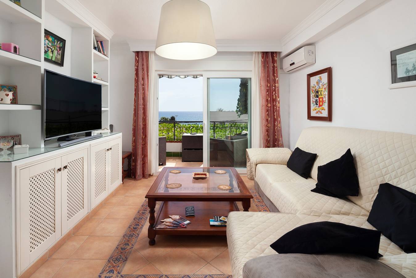 Apartamento entero, Apartamento "Playa Rincón De La Victoria" con vistas al mar, terraza privada y Wi-Fi in Playa Rincón de la Victoria, Rincón de la Victoria