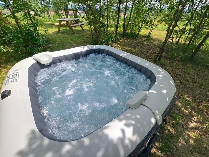 Gîte pour 2 personnes, avec piscine et jardin ainsi que terrasse et jacuzzi dans le Gers - 4