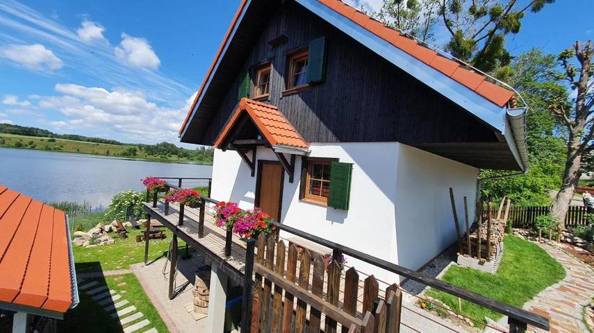 Ferienhaus für 6 Personen, mit Sauna und Seeblick sowie Ausblick und Garten