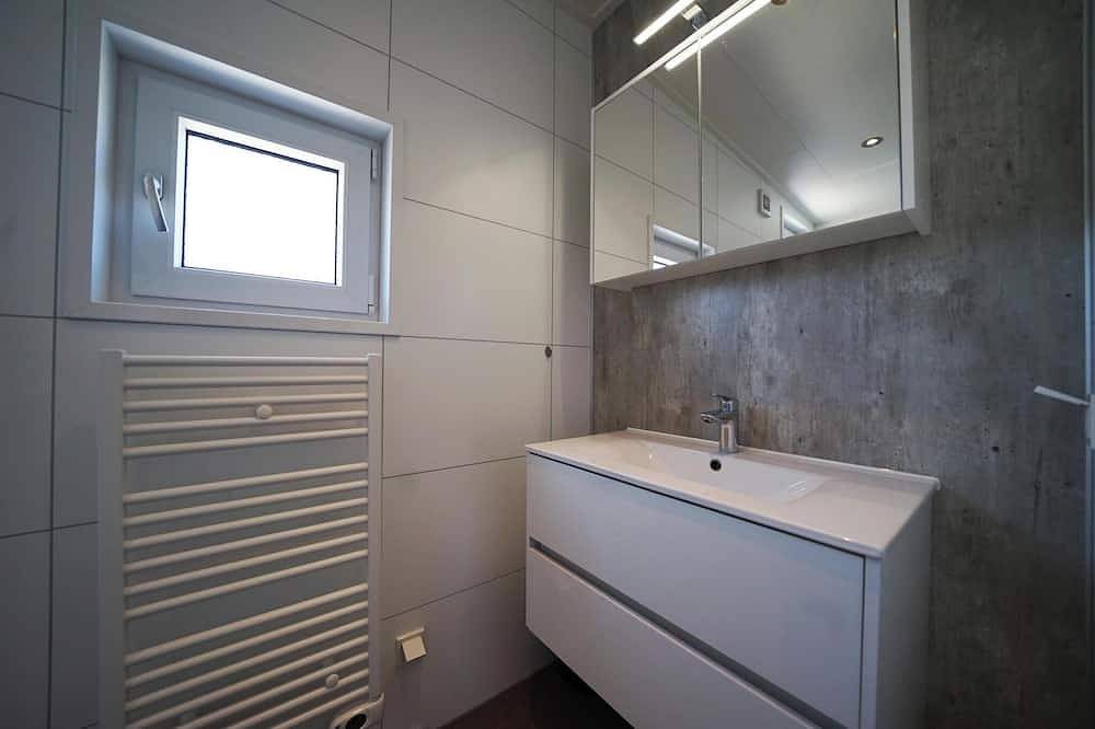 Chalet with 2 bedrooms and a terrace in Kampen, Lake Veluwe