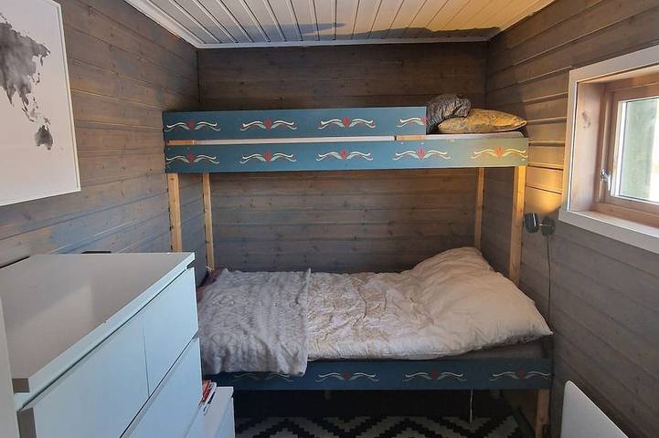 Cosy cabin nearby Bardufoss Airport and Senja w/ Hottube. in Sørreisa