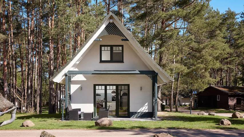 Ferienhaus für 6 Personen, mit Terrasse und Pool sowie Sauna - 1
