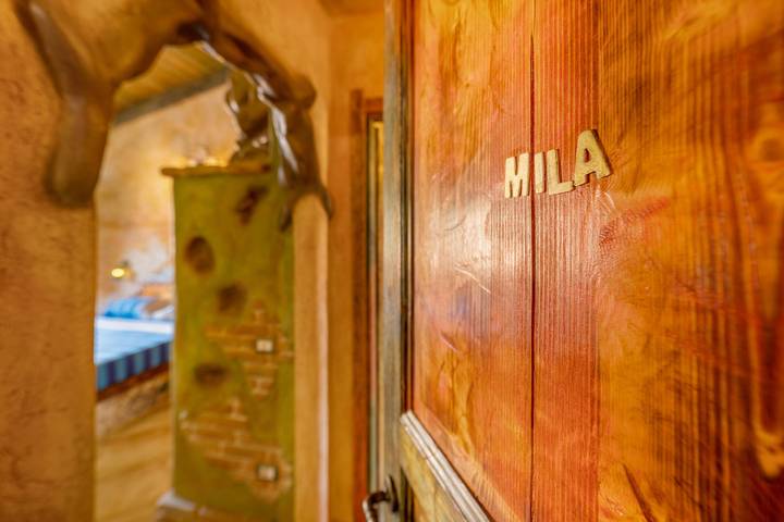 Camera 'Mila' con vista montagna, terrazza in comune e Wi-Fi in Teulada, Cagliari e Dintorni