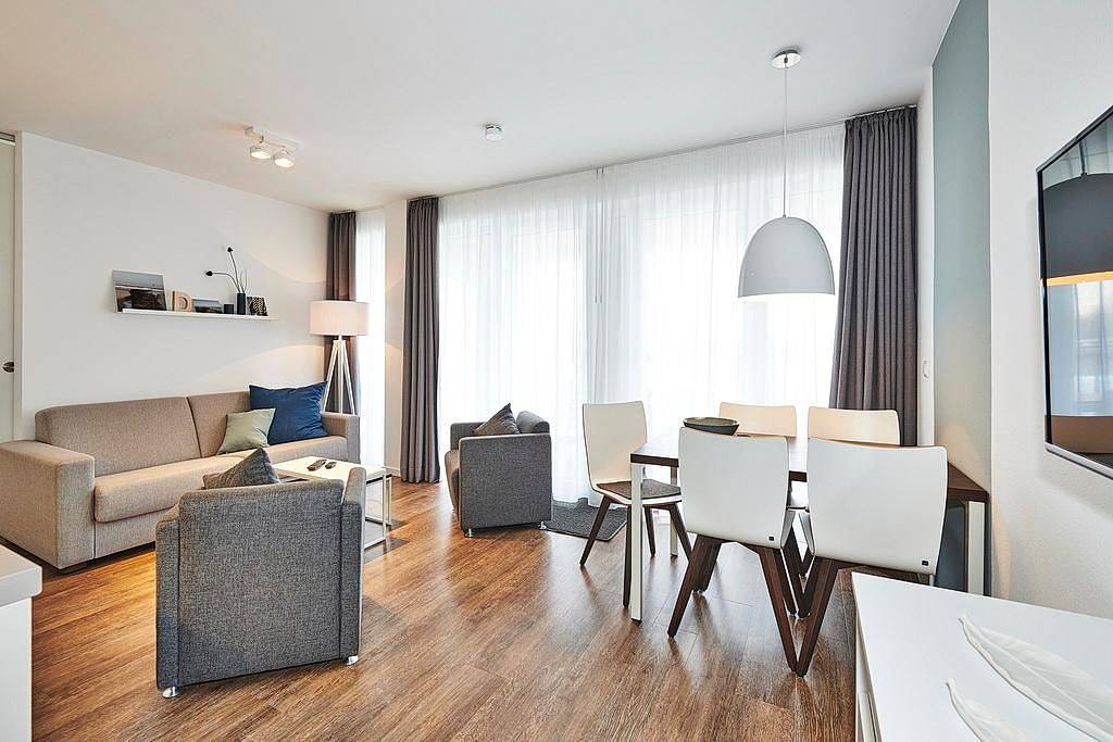 Ganze Wohnung, Strandnahes Ferienapartment mit großem Balkon inkl. Schwimmbad- & Saunanutzung in Bensersiel, Esens