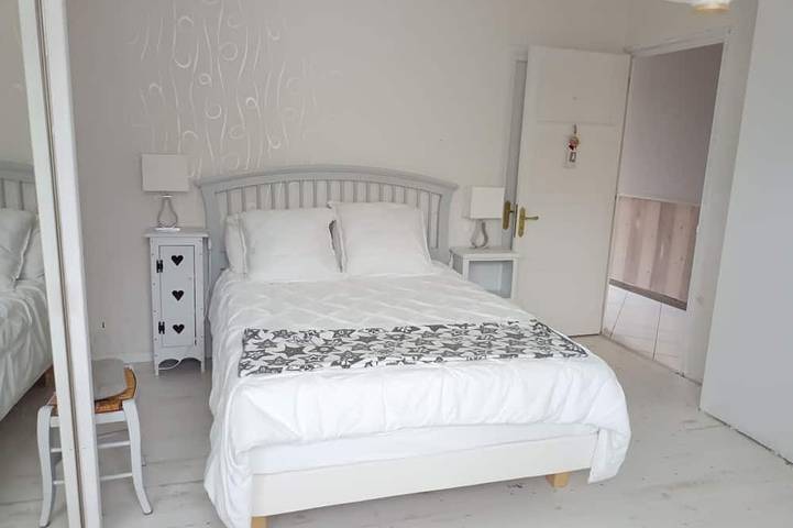 Location de vacances pour 10 personnes, avec jacuzzi ainsi que jardin et sauna à Theys - 3