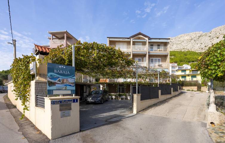 Ferienwohnung für 2 Personen, mit Terrasse und Pool sowie Garten und Seeblick in Omis - 2