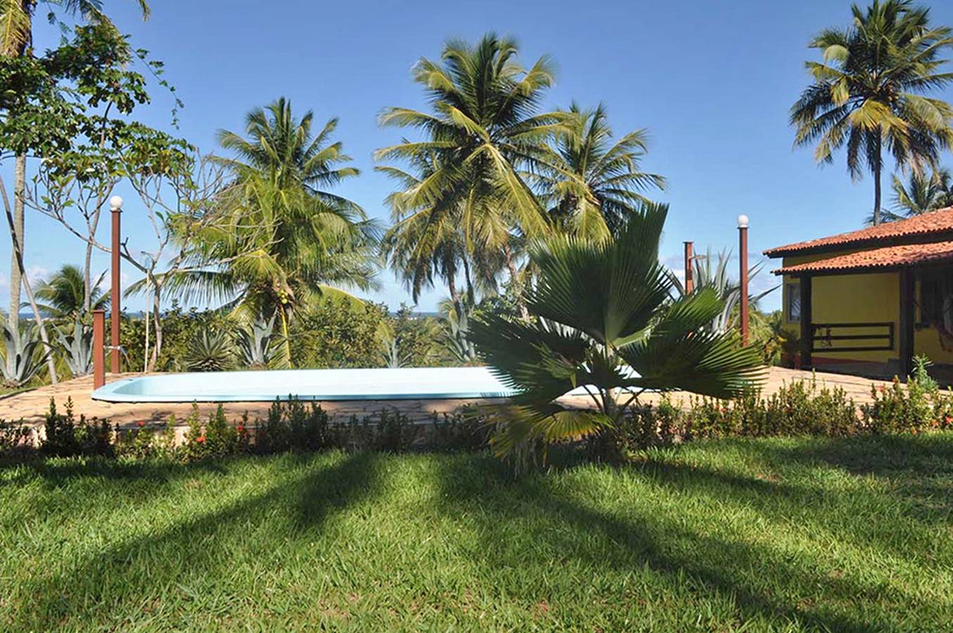 Chalet confortable en plein cœur de Camaçari avec piscine partagée in Camaçari, Linha Verde
