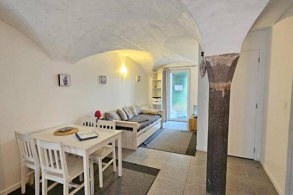 Appartement entier, One-Bedroom Apartment in Saint-Ours, Parc naturel régional des Volcans d'Auvergne