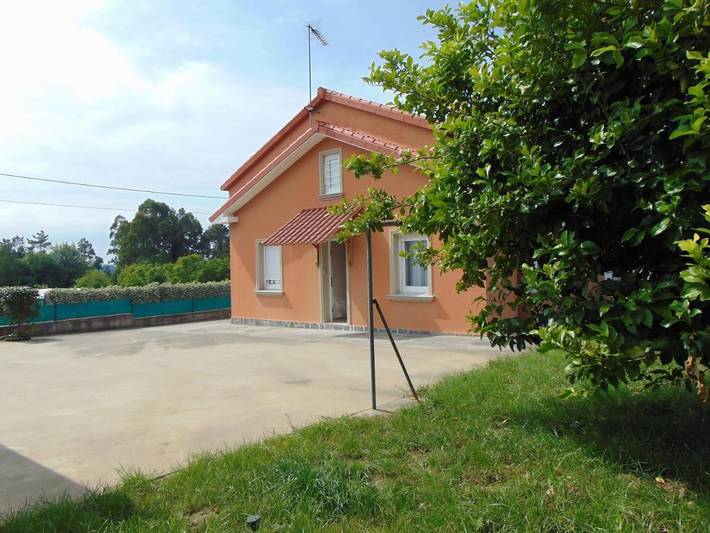 Casa de férias para 8 pessoas, com jardim e vista e ainda terraço em Paderne (Espanha)