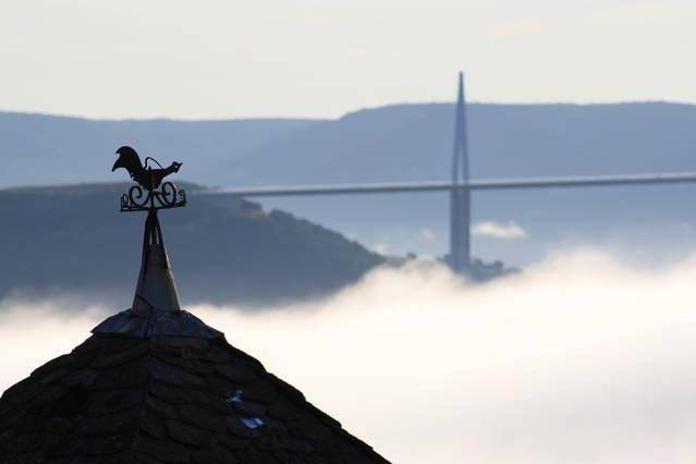 Location de vacances pour 2 personnes, avec vue et terrasse à Saint-Georges-de-Luzençon - 2