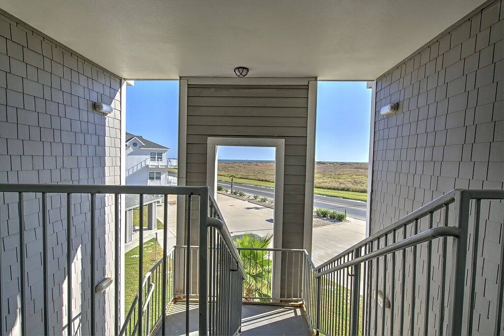 Ganze Wohnung, Pathway to the Sea w/ Ocean Views! in North Padre Island, Corpus Christi