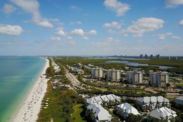Beach Rental for 4 Guests in Bonita Bay, Barefoot Beach, Picture 2