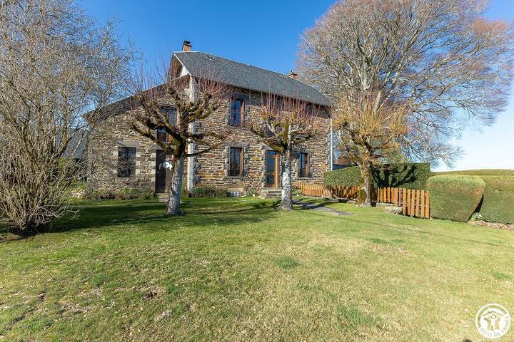Gîte pour 9 personnes, avec jardin