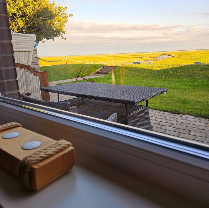 Appartement entier, Appartement « Hus Matje - Uttiet » avec vue mer, terrasse privée et Wi-Fi in Langeneß, Halligen