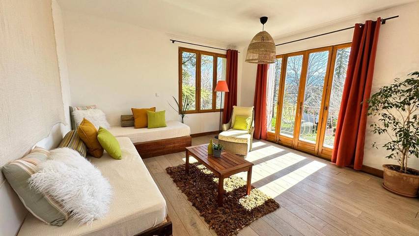 Location de vacances pour 6 personnes, avec jardin et vue à Saint-Jurs - 2