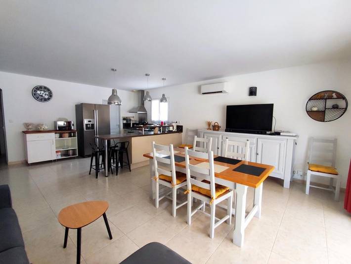 Location de vacances pour 4 personnes, avec jardin et piscine à Le Pin - 3