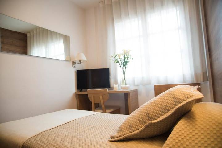 Hôtel pour 3 personnes, animaux acceptés à Lleida - 4