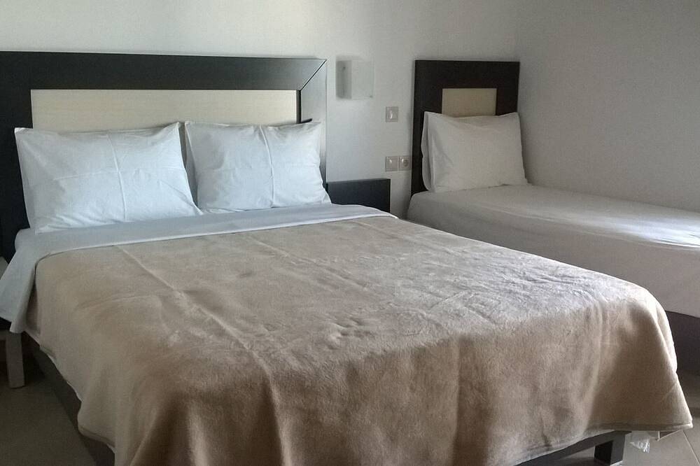 Familien Dreibett Zimmer In Einen 3Sterne Hotel in Kamena Vourla, Fthiotida