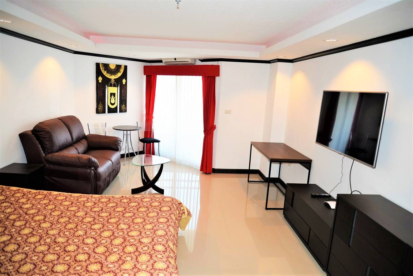 Gehele studio, High floor apartment at Angket in Pattaya, Changwat Chonburi